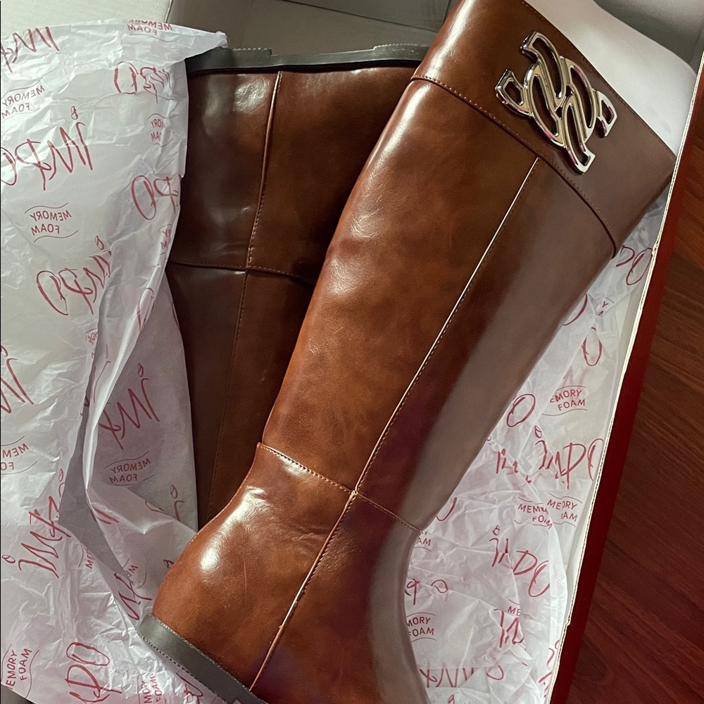 Brown Ankle Boots with Gold Accent